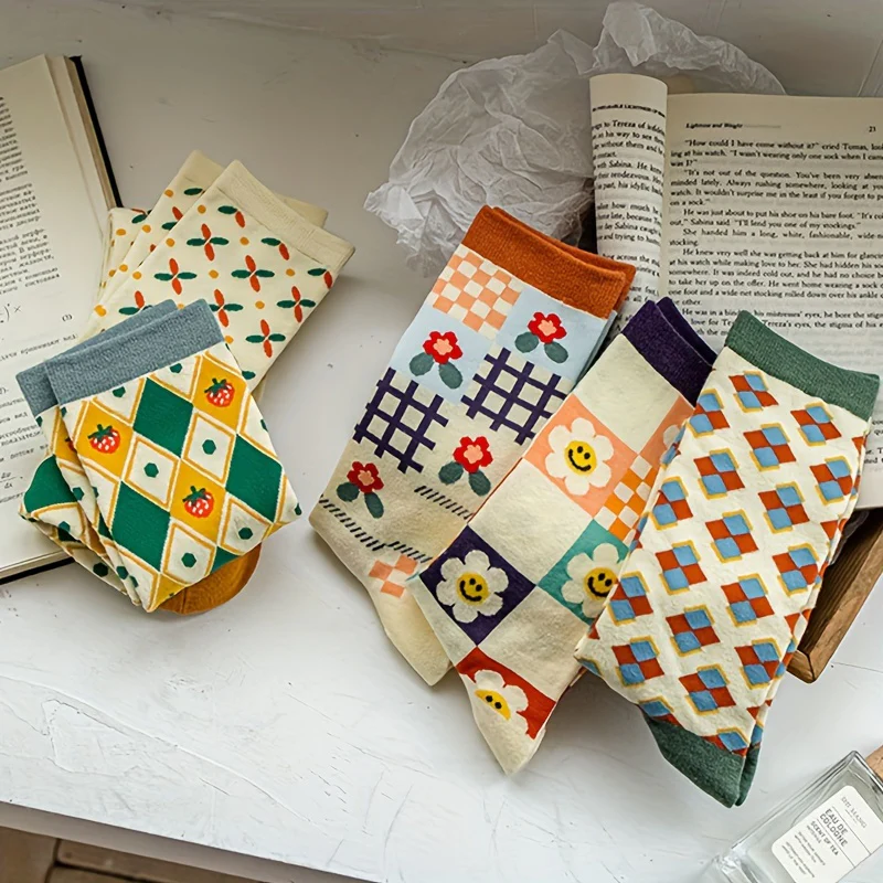 5 Pairs Breathable Plaid Crew Socks 5 pairs of fashion plaid various patterns crew socks, breathable and comfortable casual for both men and women men and women, suitable for men's outdoor wear, four seasons wear